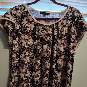 Adrienne Vittadini. Floral Black and White Women's Top